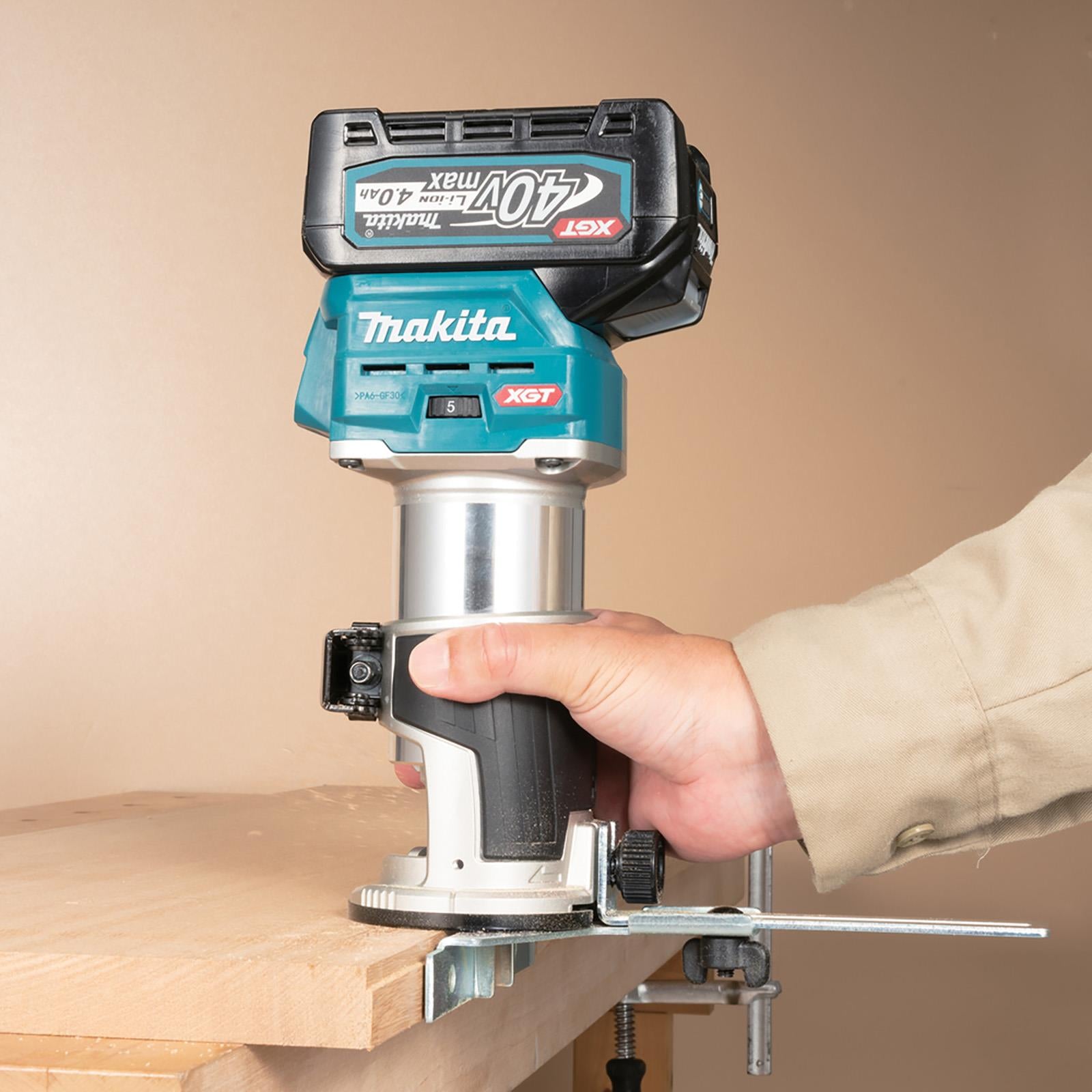 Makita Router Trimmer 40V Max XGT 1/4" Collet in MakPac Type 4 Case with Plunge Base Body Only RT001GZ16