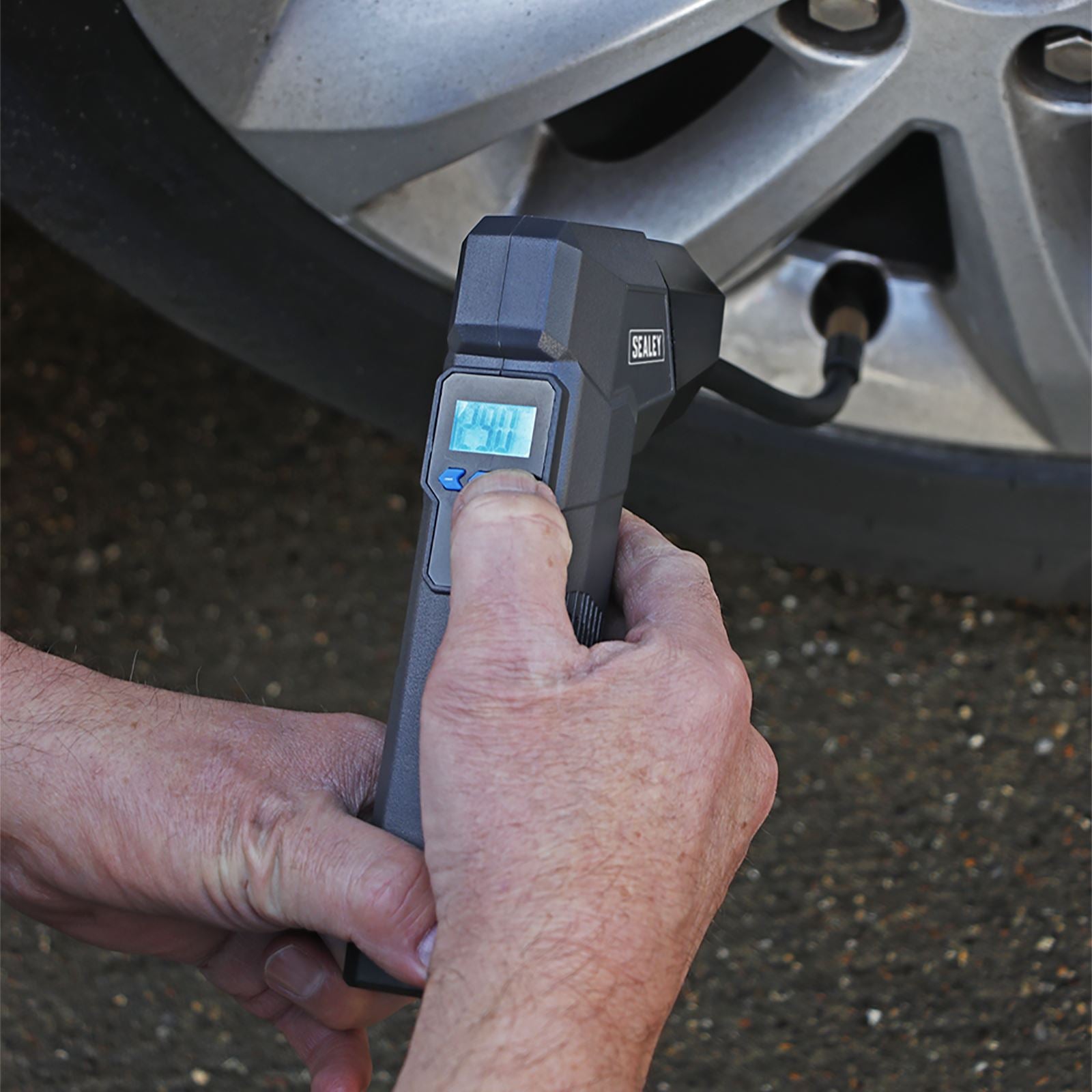 Sealey Compact Rechargeable Tyre Inflator & Power Bank with Worklight