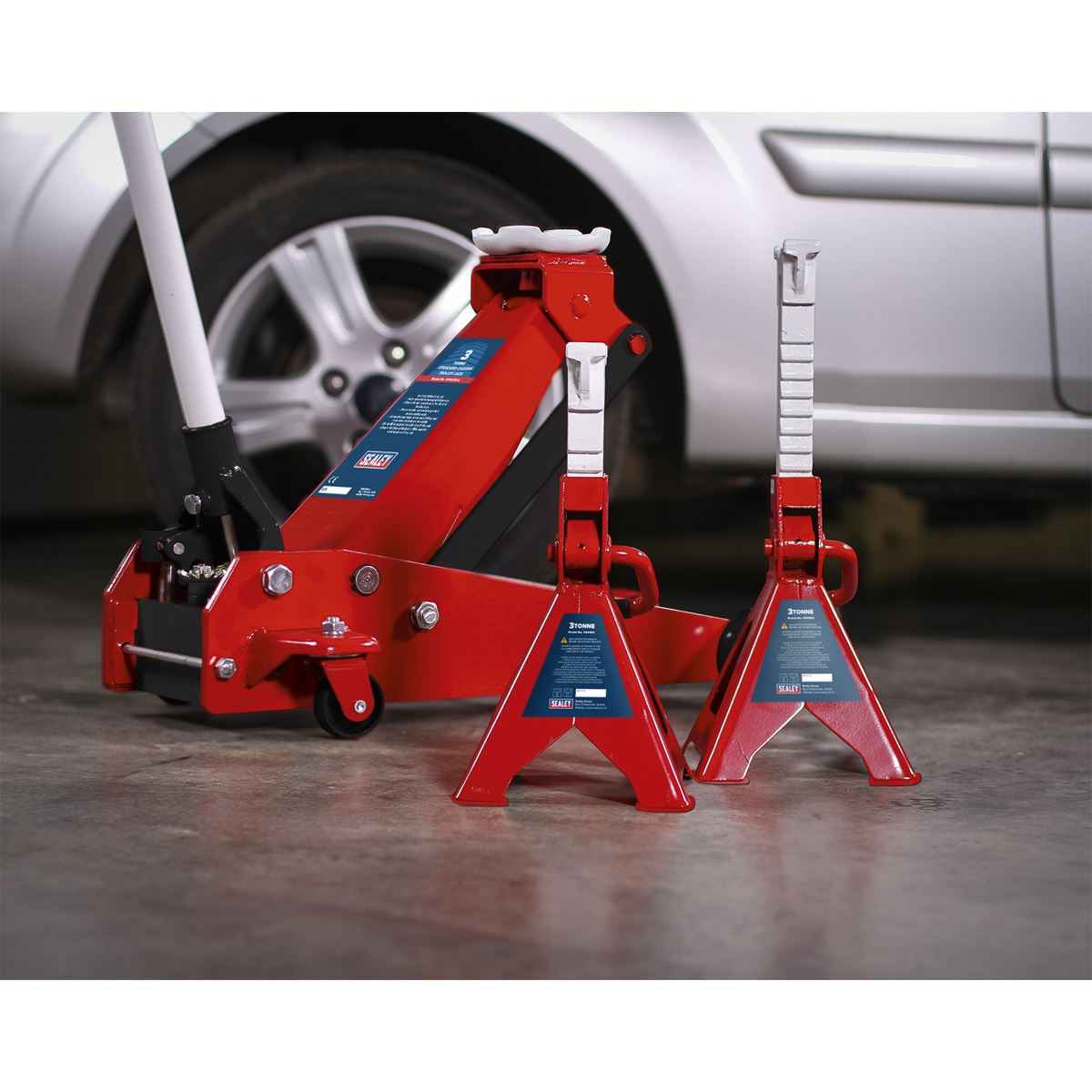 Sealey Standard Chassis Trolley Jack 3 Tonne with Axle Stands (Pair) 3 Tonne Capacity per Stand