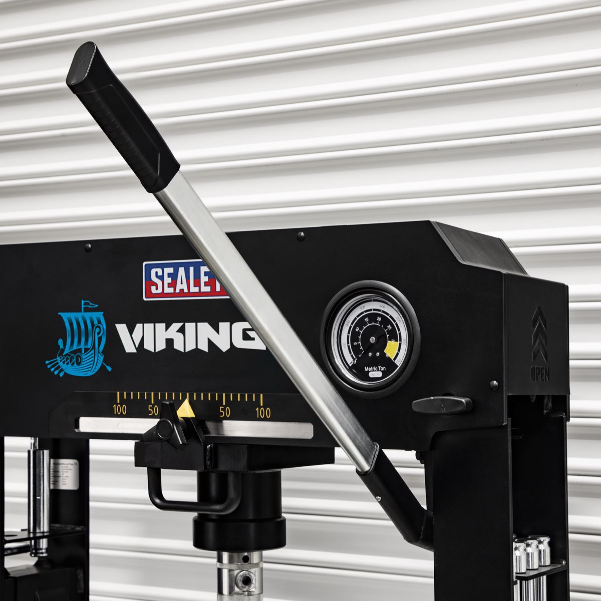 Sealey Viking Floor Type Air/Hydraulic Press with Sliding Ram & Foot Pedal 30 Tonne
