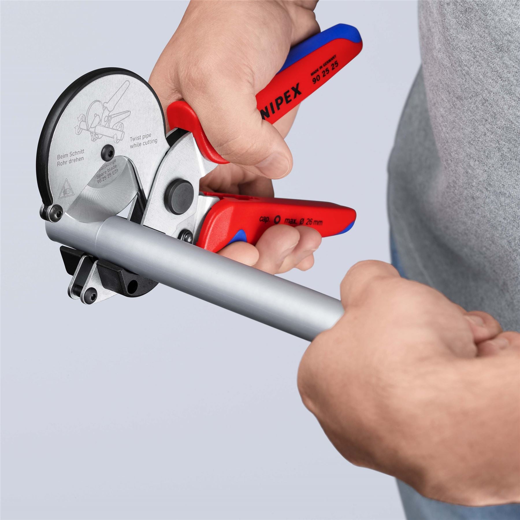 Knipex Pipe Cutter for Composite and Plastic Pipes 26mm Capactiy Multi Component Grips 90 25 25