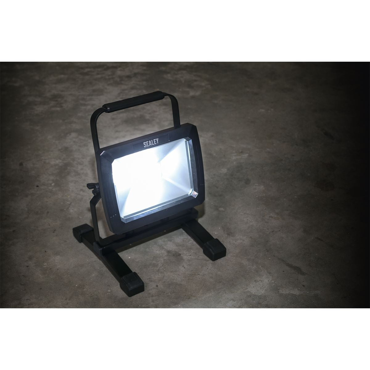 Sealey Rechargeable Portable Floodlight 20W SMD LED