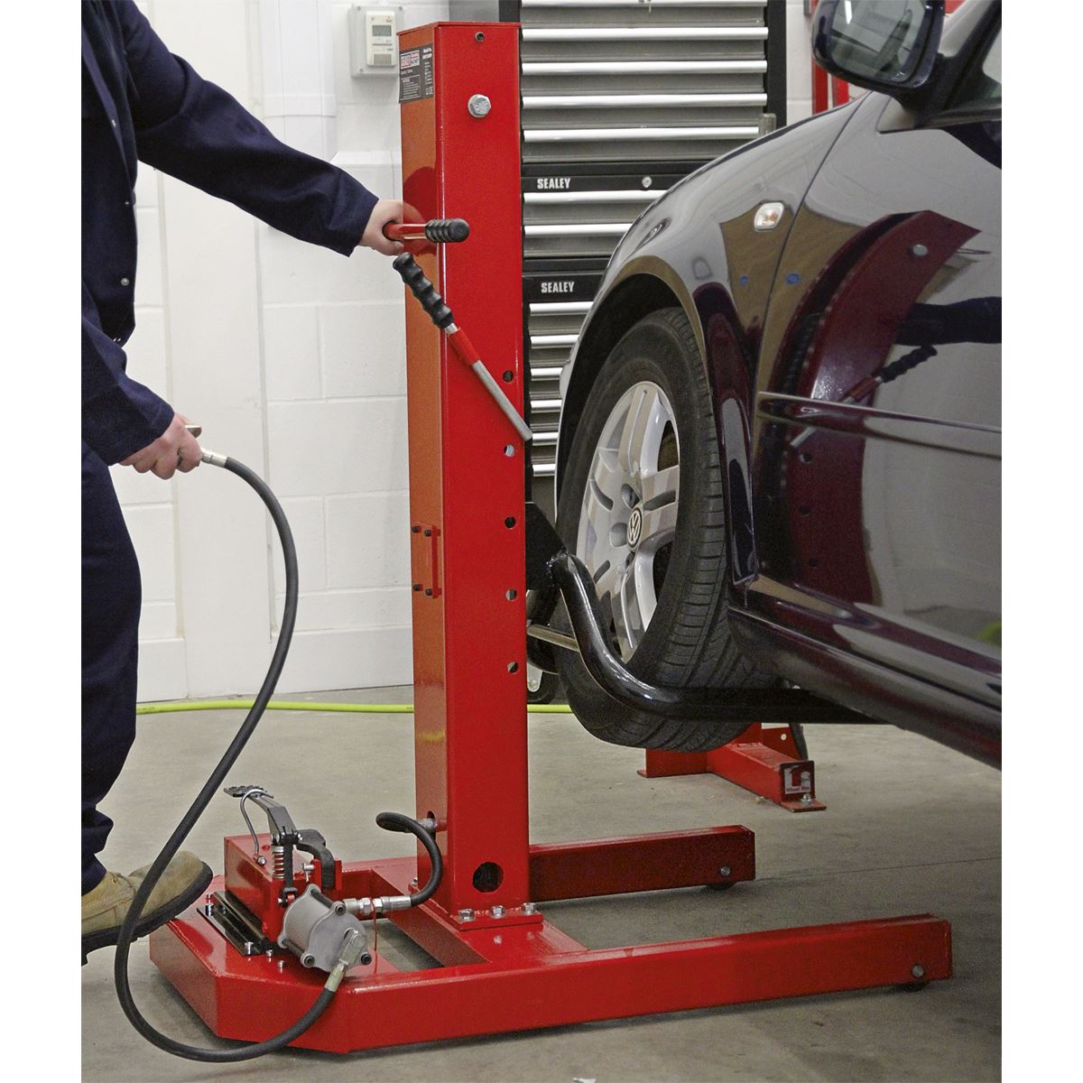 Sealey Vehicle Lift 1.5 Tonne Air/Hydraulic with Foot Pedal